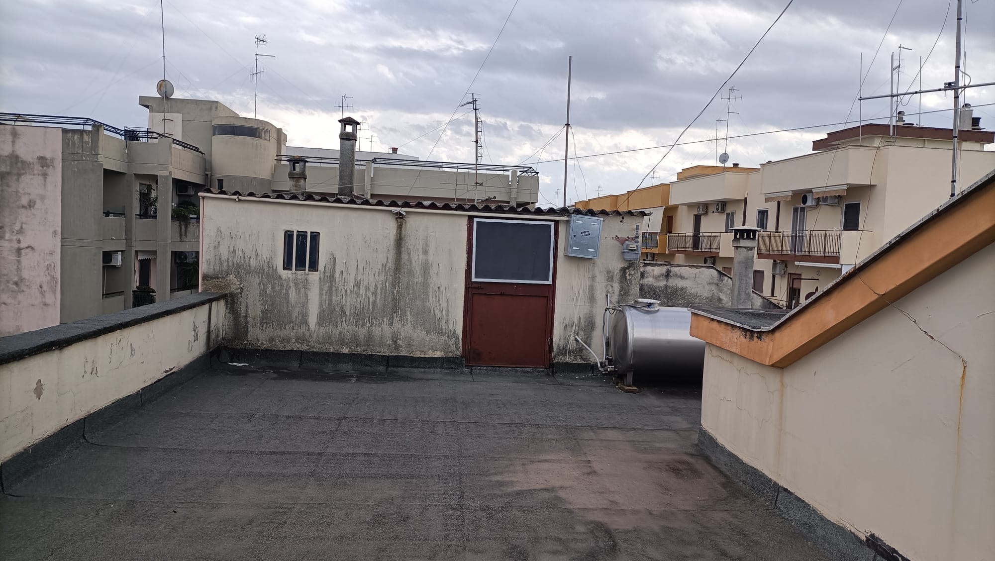 Appartamento di tre vani con terrazzo e vano tecnico
